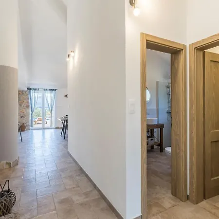 Casa vacanze Seaside Family Friendly House With A Swimming Pool Mirca, Brac - 23797