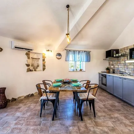 Seaside Family Friendly House With A Swimming Pool Mirca, Brac - 23797 Casa vacanze *