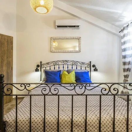 Seaside Family Friendly House With A Swimming Pool Mirca, Brac - 23797 San Pietro di Brazza