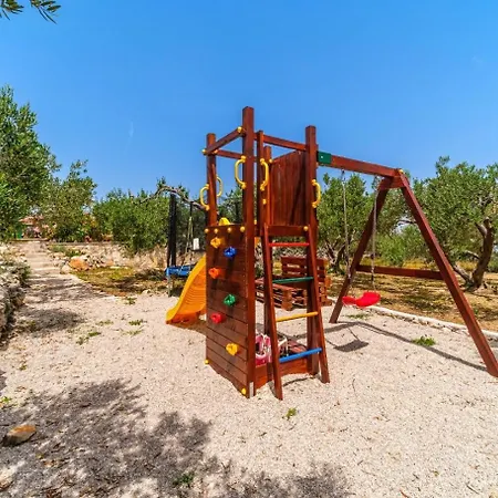 Casa vacanze Seaside Family Friendly House With A Swimming Pool Mirca, Brac - 23797