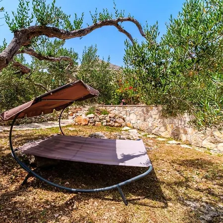 Casa vacanze Seaside Family Friendly House With A Swimming Pool Mirca, Brac - 23797